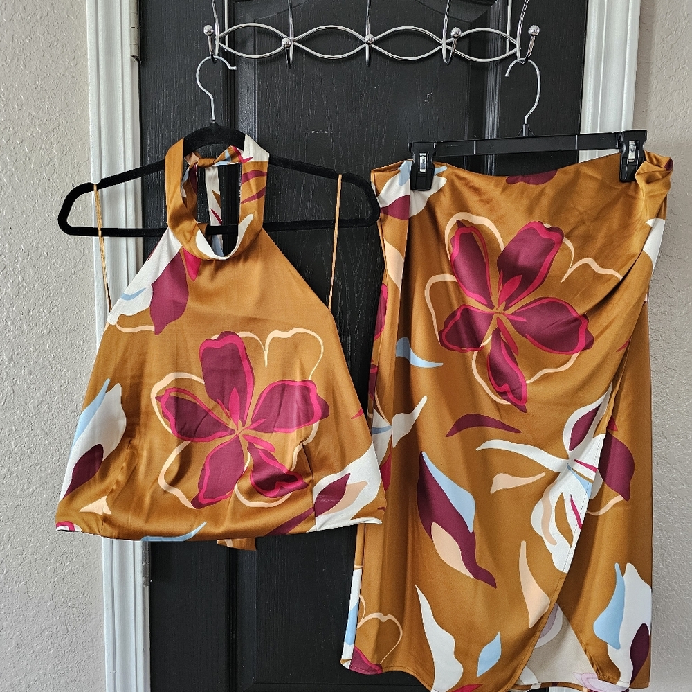 Sigrid Olsen 2 Piece Halter & Skirt Set